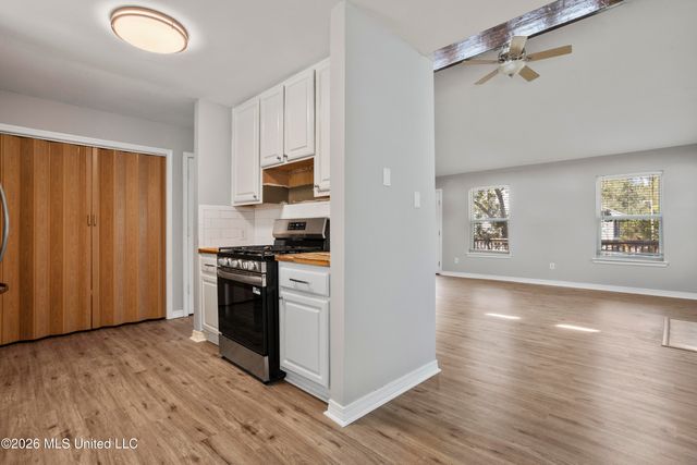 9021 W Simmons Circle, Ocean Springs, MS 39564