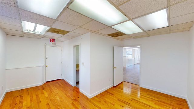 807 Boylston St, Brookline, MA 02467