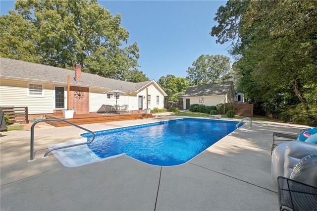 97 Oak Hill Drive, Rockmart, GA 30153