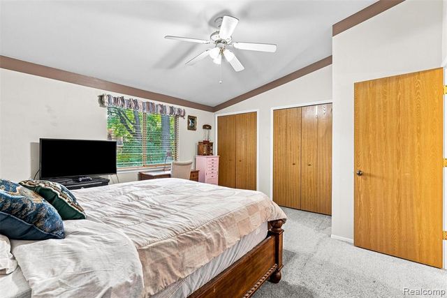 7109 Colonial Oaks Drive, Waterford, MI 48327