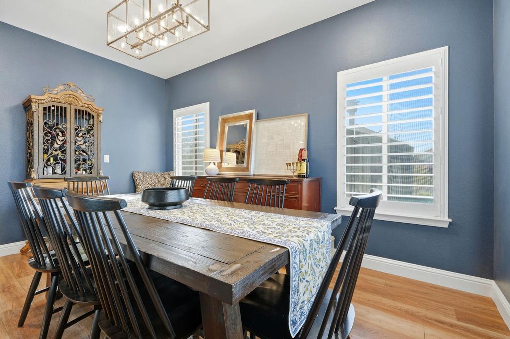 Image 11 of property listing at 1483 Atlantic Avenue, Lemoore, CA 93245