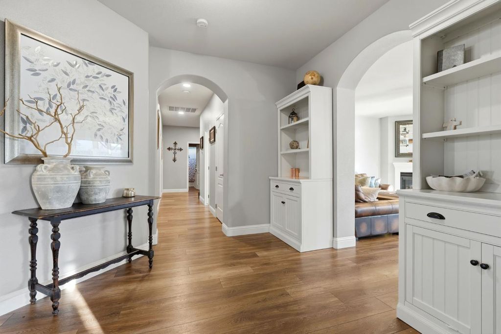 Image 14 of property listing at 1483 Atlantic Avenue, Lemoore, CA 93245