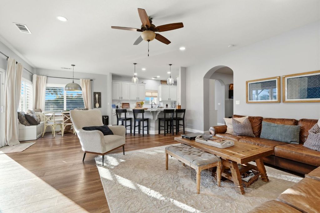 Image 18 of property listing at 1483 Atlantic Avenue, Lemoore, CA 93245