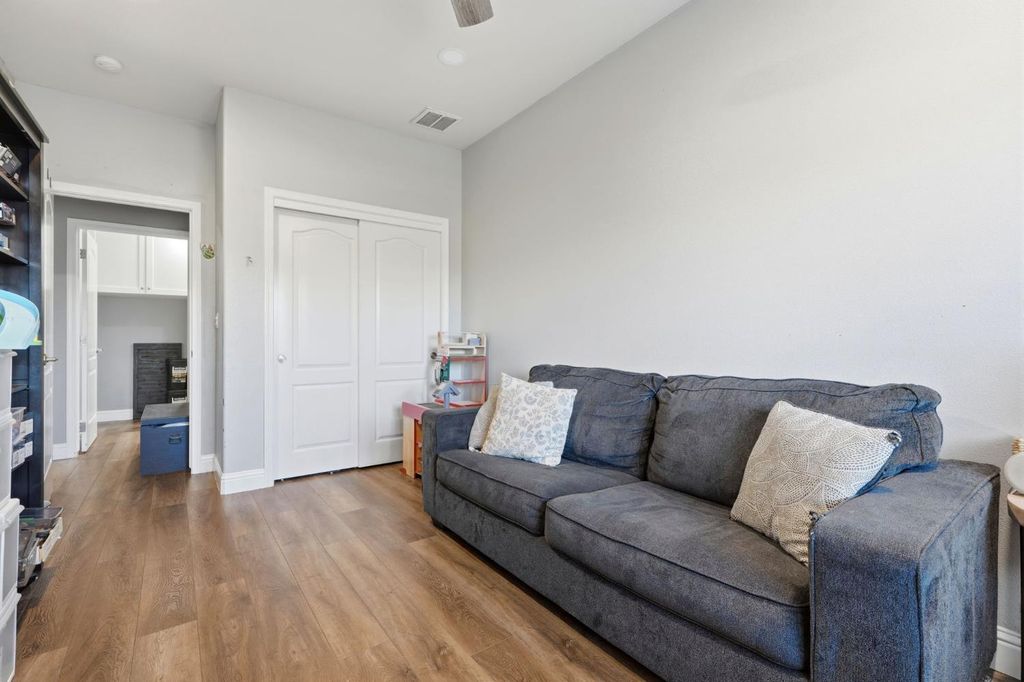 Image 32 of property listing at 1483 Atlantic Avenue, Lemoore, CA 93245