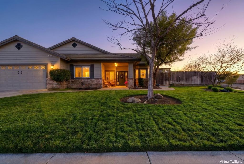 Image 4 of property listing at 1483 Atlantic Avenue, Lemoore, CA 93245