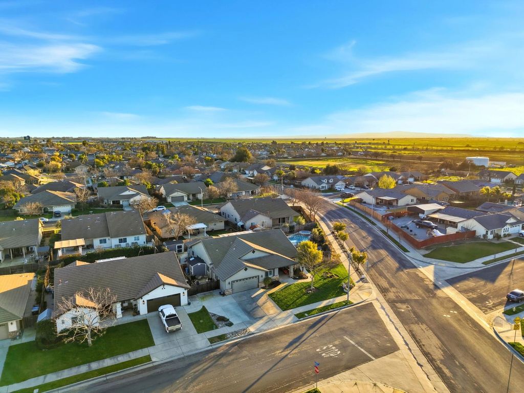 Image 60 of property listing at 1483 Atlantic Avenue, Lemoore, CA 93245