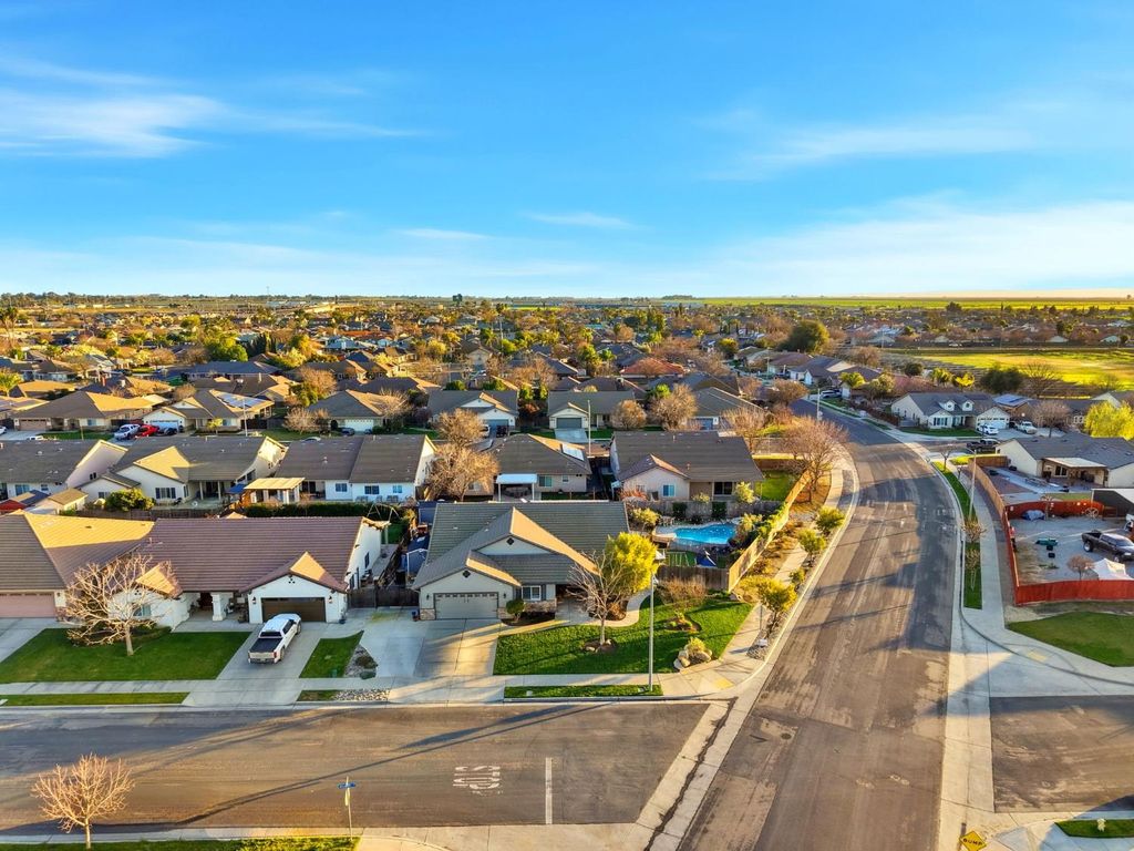 Image 61 of property listing at 1483 Atlantic Avenue, Lemoore, CA 93245