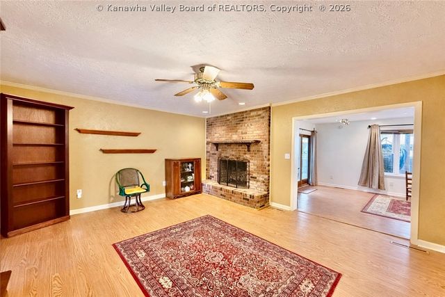 194 Shawnee Estates, Winfield, WV 25213