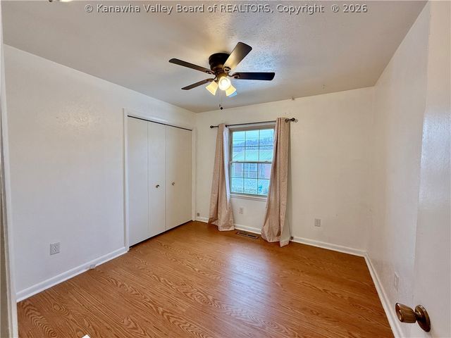 194 Shawnee Estates, Winfield, WV 25213