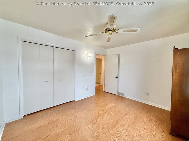 194 Shawnee Estates, Winfield, WV 25213