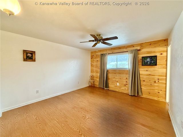 194 Shawnee Estates, Winfield, WV 25213