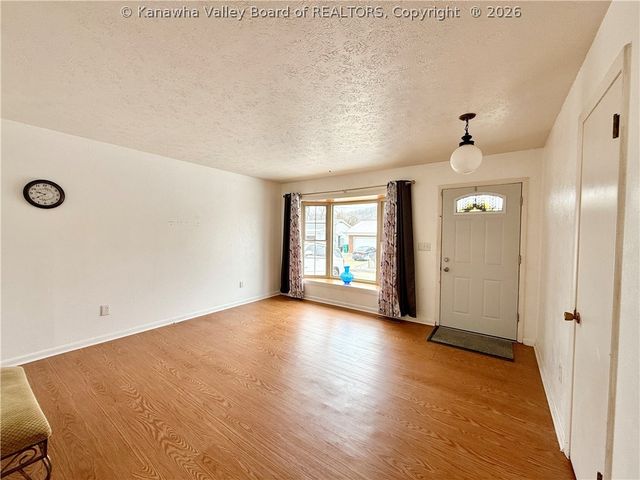 194 Shawnee Estates, Winfield, WV 25213