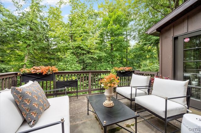 20 Sherman Circle, New Hartford, NY 13501