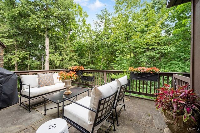 20 Sherman Circle, New Hartford, NY 13501