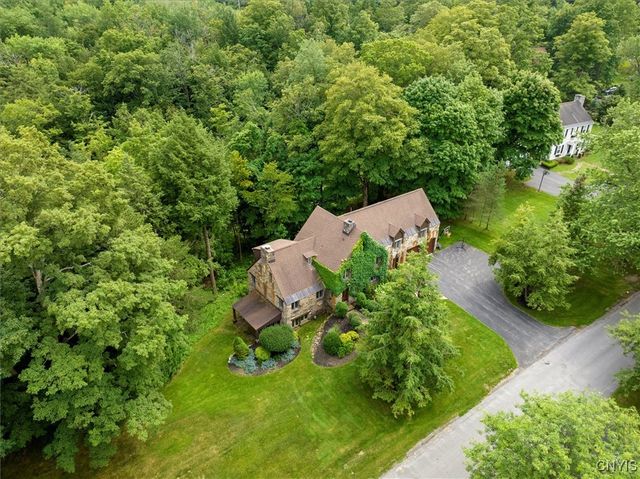 20 Sherman Circle, New Hartford, NY 13501
