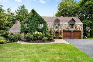 20 Sherman Circle, New Hartford, NY 13501