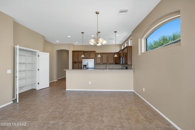 5829 S Waynes Way, Green Valley, AZ 85622