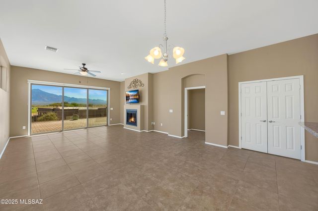 5829 S Waynes Way, Green Valley, AZ 85622