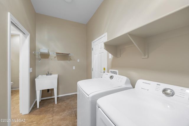 5829 S Waynes Way, Green Valley, AZ 85622