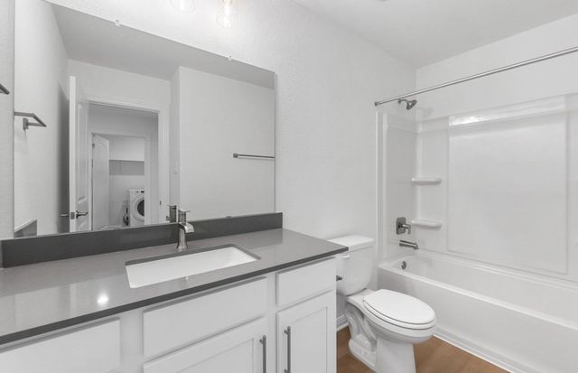 140 Inlet LN, Leander, TX 78641