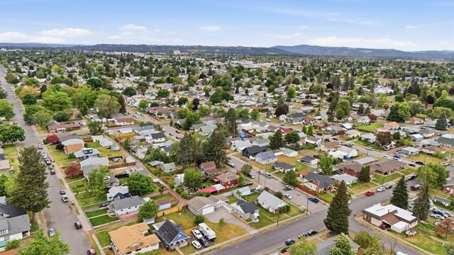 5619 N Regal St, Spokane, WA 99208