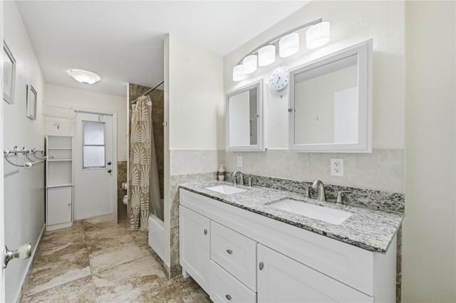 10949 NW 1st Manor, Coral Springs, FL 33071