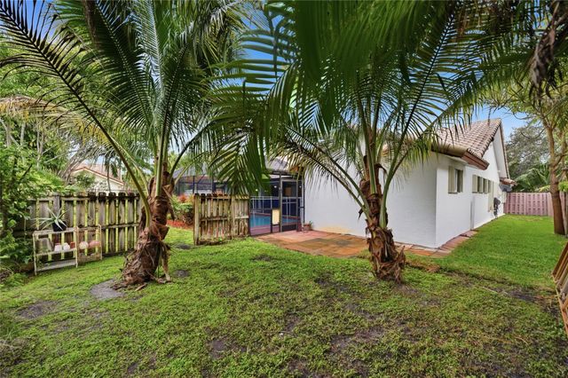 10949 NW 1st Manor, Coral Springs, FL 33071