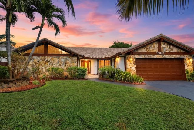10949 NW 1st Manor, Coral Springs, FL 33071