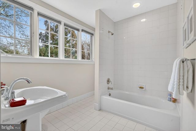 5801 POTOMAC AVE NW, Washington, DC 20016