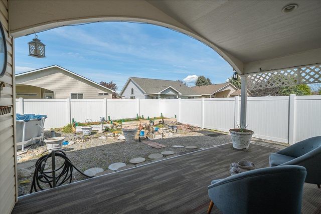 1515 E Beacon Ln, Spokane, WA 99217