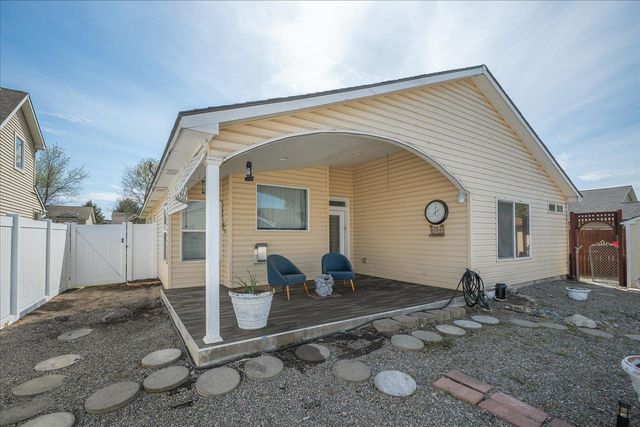 1515 E Beacon Ln, Spokane, WA 99217