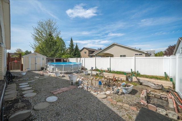 1515 E Beacon Ln, Spokane, WA 99217