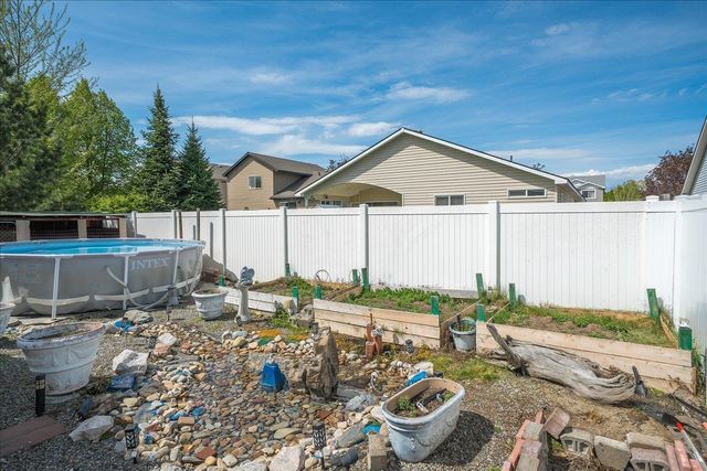 1515 E Beacon Ln, Spokane, WA 99217