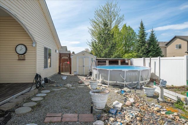 1515 E Beacon Ln, Spokane, WA 99217