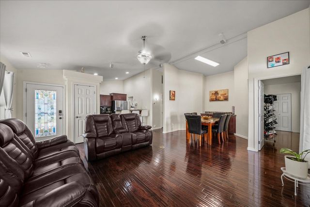 1515 E Beacon Ln, Spokane, WA 99217