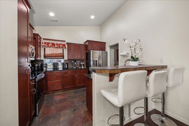 1515 E Beacon Ln, Spokane, WA 99217