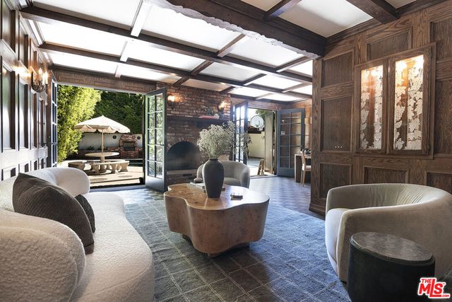 120 S Fuller Avenue, Los Angeles, CA 90036