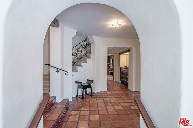 120 S Fuller Avenue, Los Angeles, CA 90036