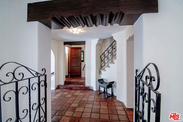 120 S Fuller Avenue, Los Angeles, CA 90036