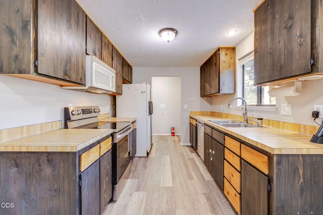 19487 Baker Road, Bend, OR 97702