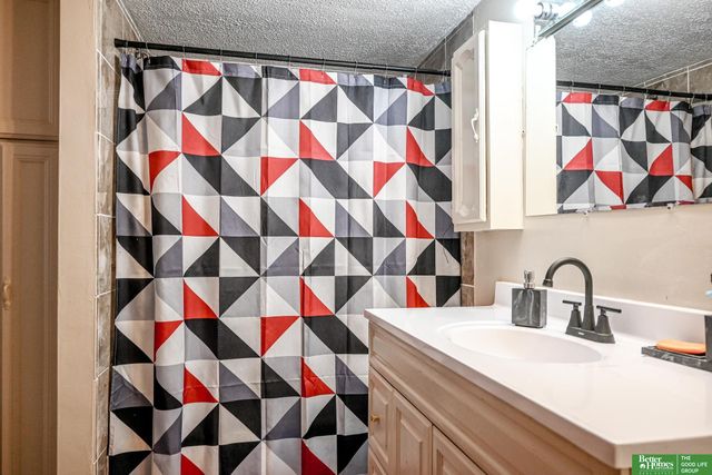 1911 W Street, Omaha, NE 68107