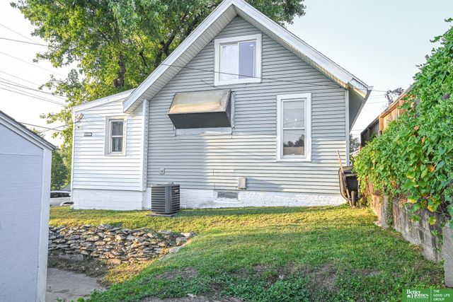 1911 W Street, Omaha, NE 68107