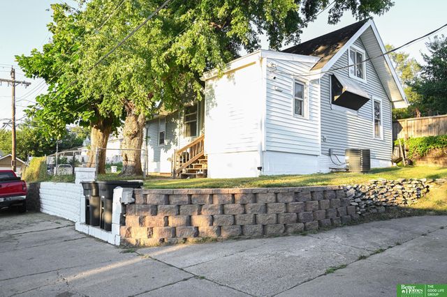 1911 W Street, Omaha, NE 68107