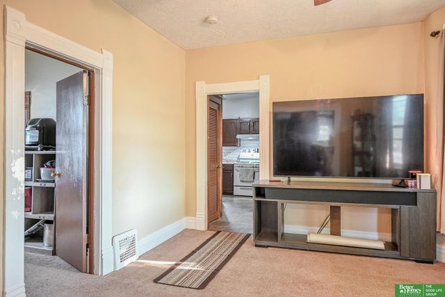 1911 W Street, Omaha, NE 68107