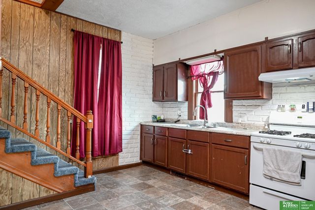 1911 W Street, Omaha, NE 68107