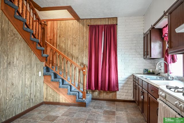 1911 W Street, Omaha, NE 68107