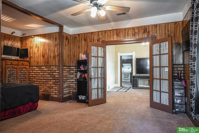 1911 W Street, Omaha, NE 68107