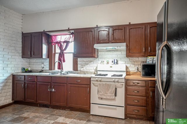 1911 W Street, Omaha, NE 68107