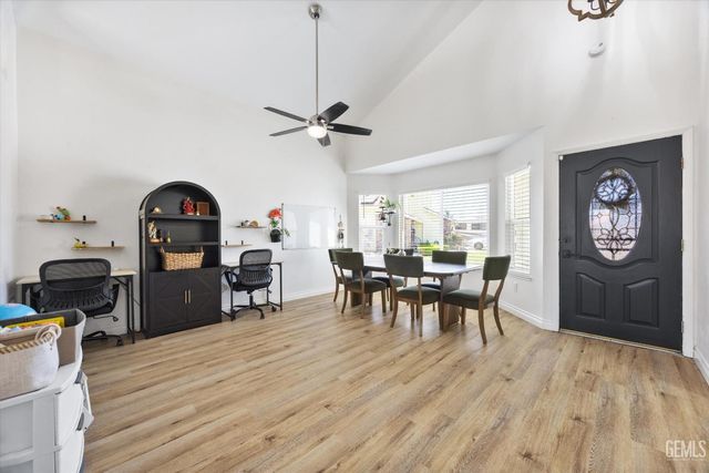 11404 Jimrik Avenue, Bakersfield, CA 93312