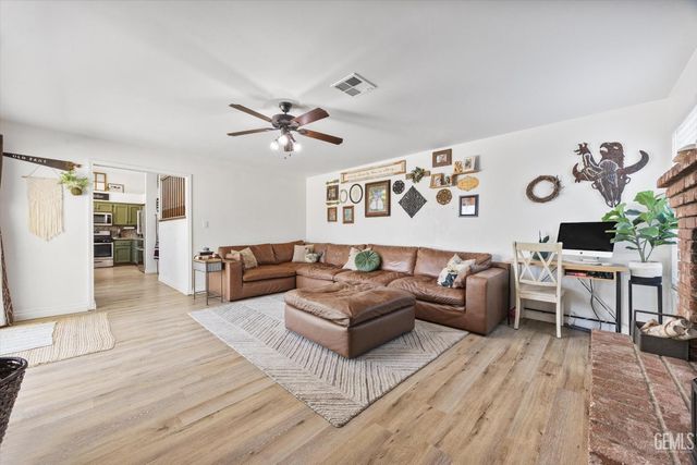 11404 Jimrik Avenue, Bakersfield, CA 93312